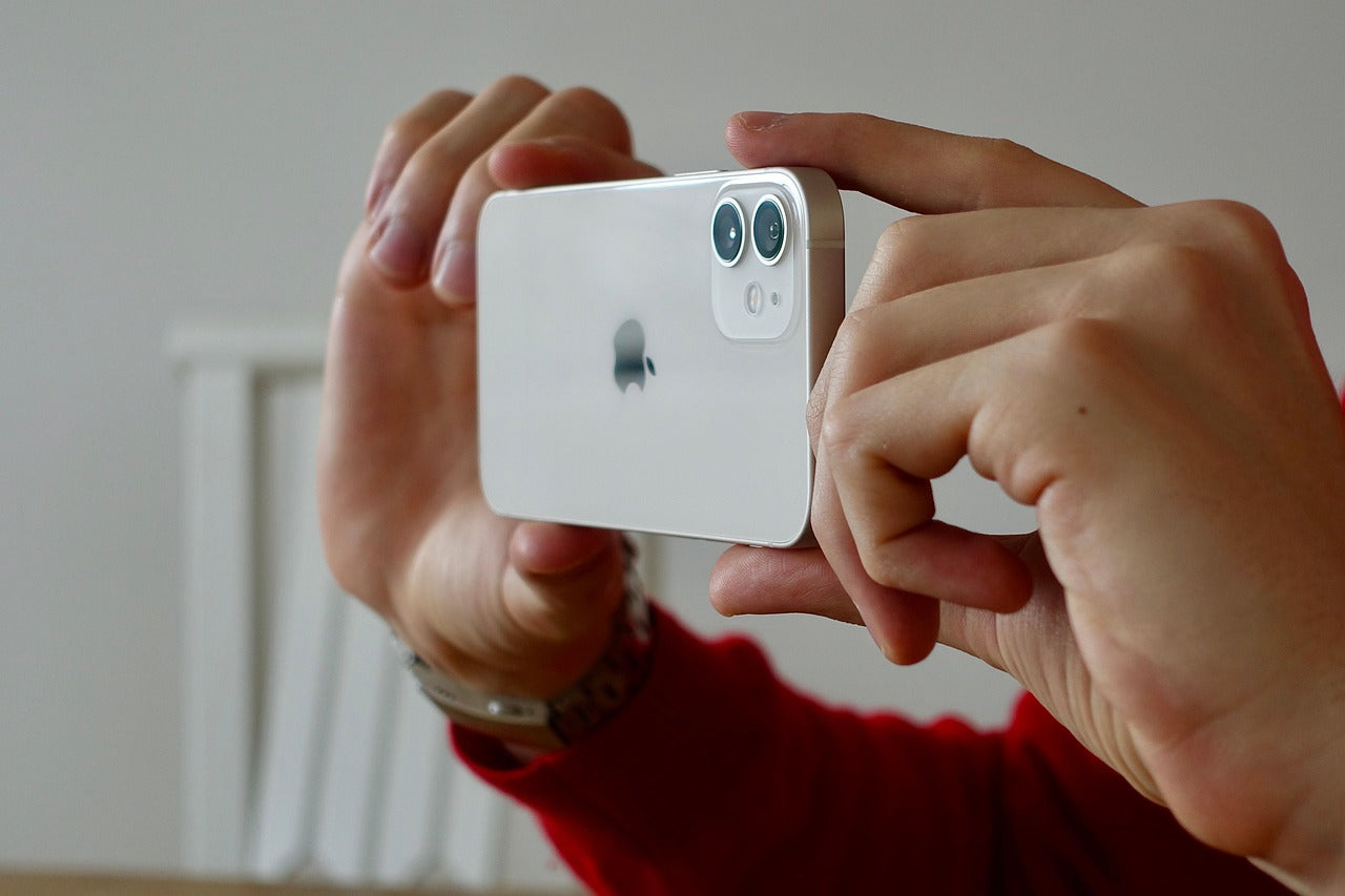 iPhone 11 vs 12 vs 13 vs 14 : lequel choisir ? Comparatif des meilleurs modèles.