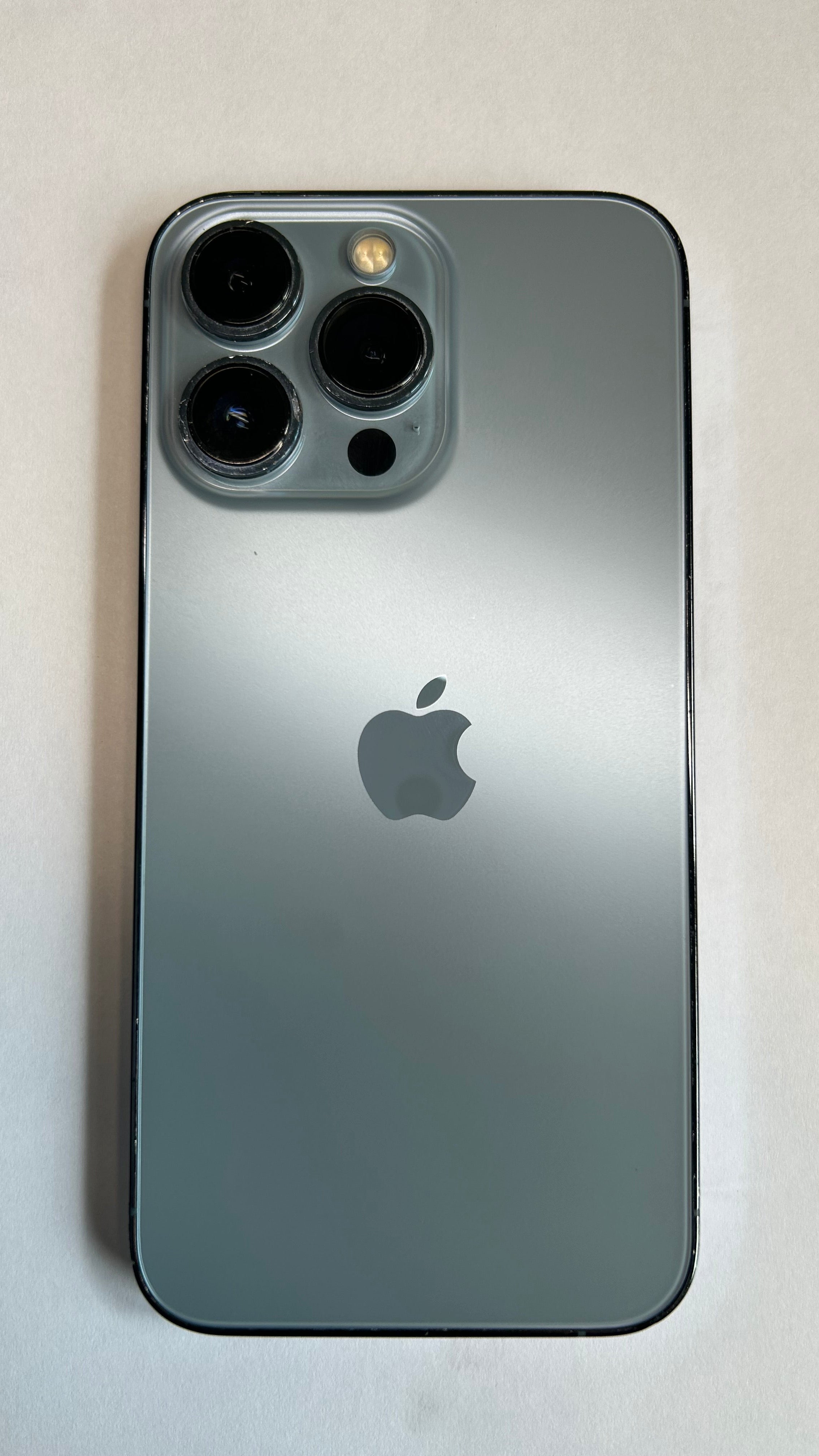 iPhone 13 Pro Bleu – État Correct – 256 Go