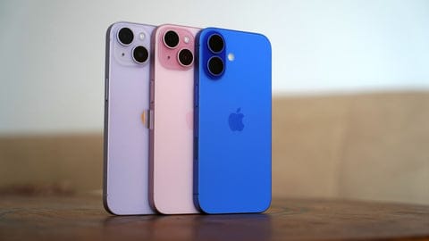 iPhone 15 vs iPhone 16 de coté